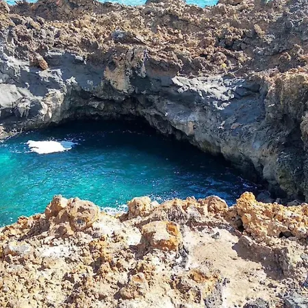 Bayside Kalendra Rofe Un Retiro Escondido Junto Al Mar Guatiza